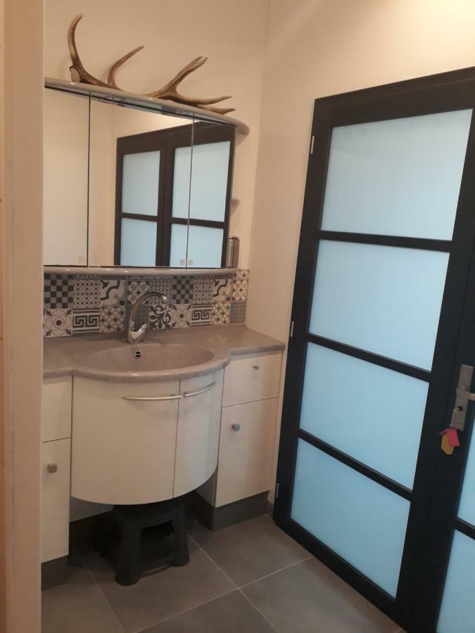Gite Aux Lauriers Lacroix-sur-Meuse المظهر الخارجي الصورة