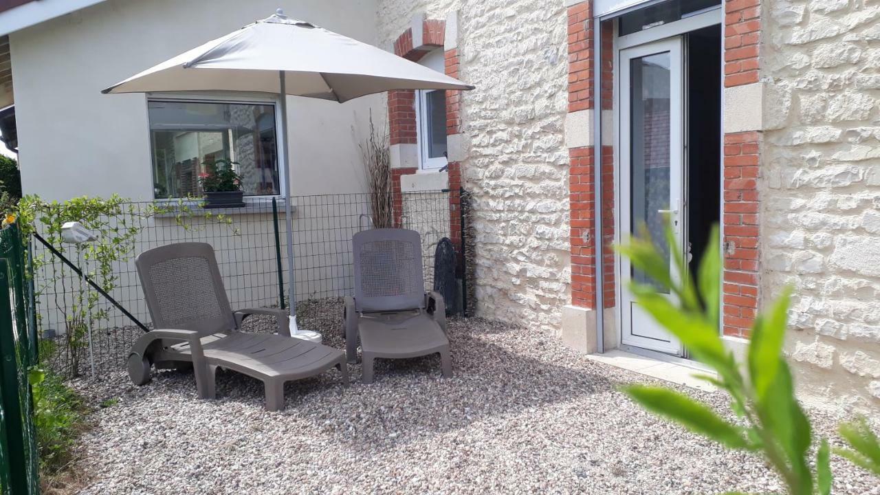 Gite Aux Lauriers Lacroix-sur-Meuse المظهر الخارجي الصورة