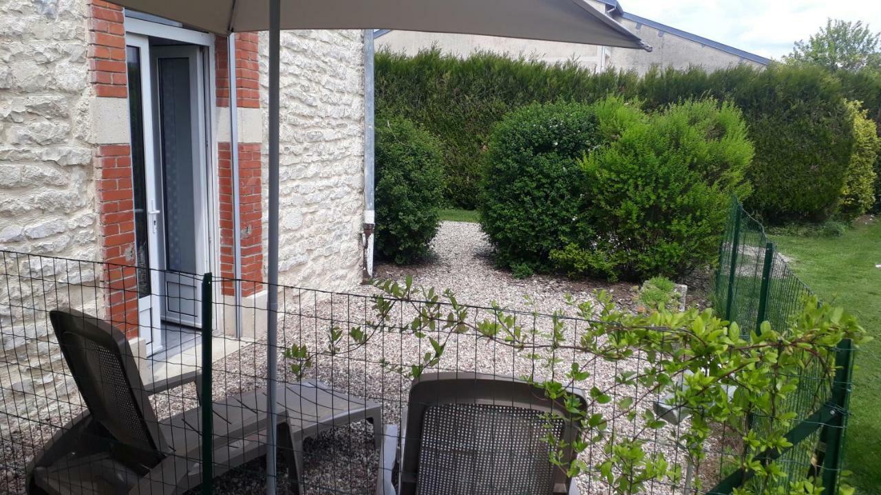 Gite Aux Lauriers Lacroix-sur-Meuse المظهر الخارجي الصورة